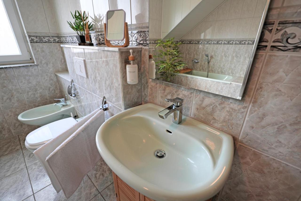 Goldhouse - Sauna, Whirlpool, Switch, Darts & Mehr Andernach Exterior foto